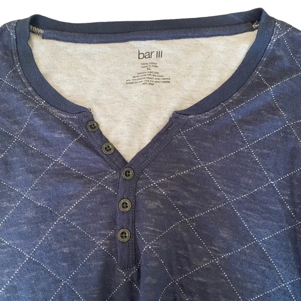 Bar III Men’s Lightweight Navy Blue Diamond Pattern V-Neck Sweater Size XL - Picture 3 of 6